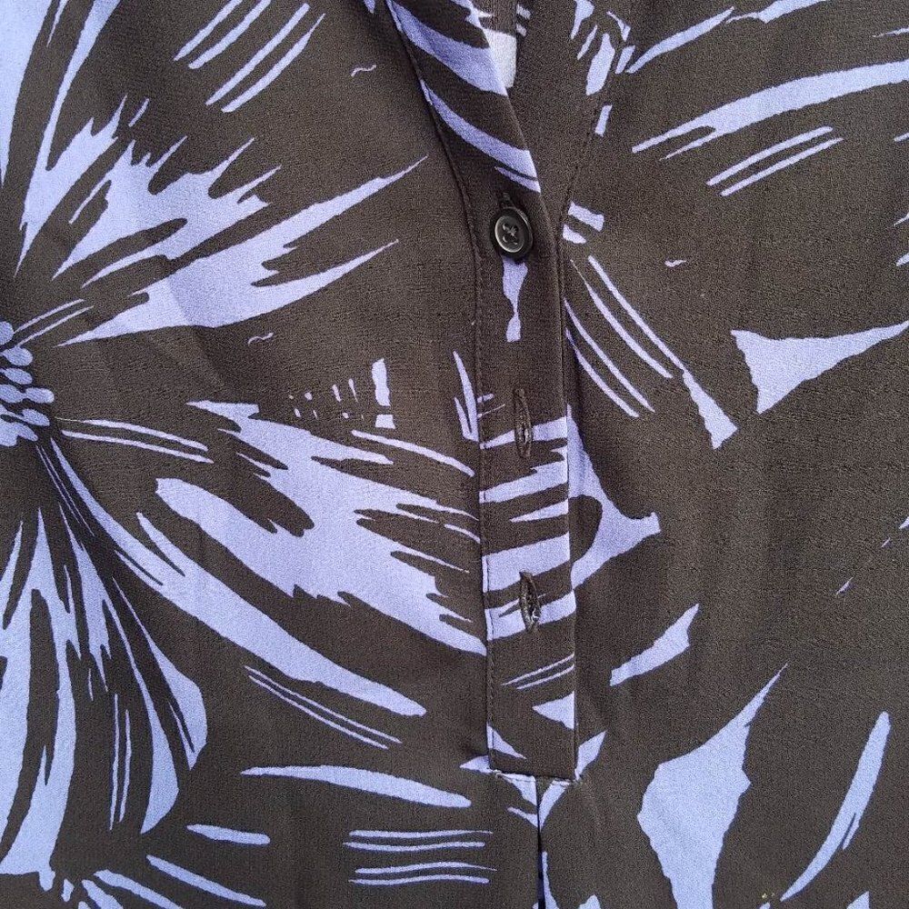 Dana Buchman Black Blue Floral Blouse size Medium - Picture 8 of 12